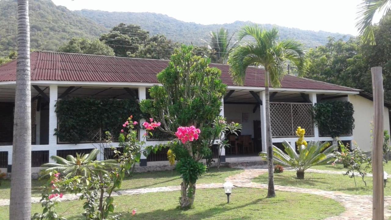 Hotel Casavelion Karimunjawa-Inseln Exterior foto