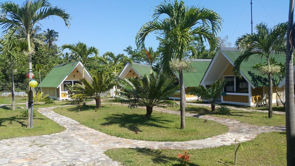 Hotel Casavelion Karimunjawa-Inseln Exterior foto